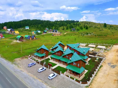 Zagrad Homes in Zabljak Отели рядом с достопримечательностью «Жабляк»