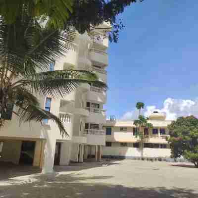Lux Suites Kwamby Ocean paradise Hotel Exterior