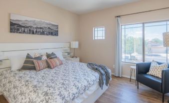 Stylish Cave Creek 3 Bdrm Vacation Home!