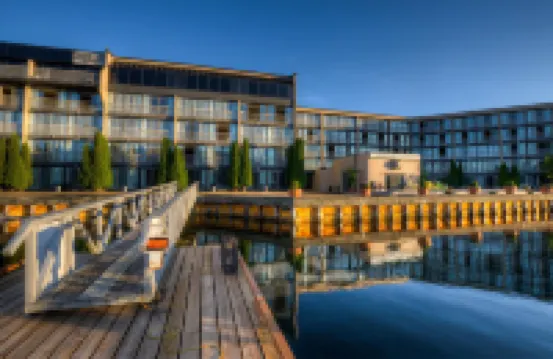 Oceanfront Suites at Cowichan Bay Отели в г. 
