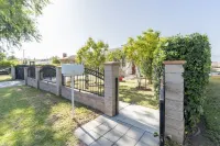 Charming Spacious Home - Modern Comforts Prime Location Hotels in South San Gabriel