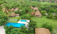 Trikora Beach Club and Resort - مسبح