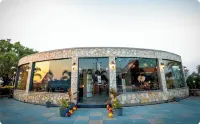 Divyaras Resort