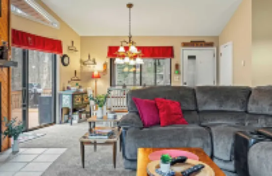 Atlas Point Lodge Sauna, Fireplaces, Kayaks, Lakes + Pet-friendly Yard