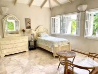 Beautiful 5-Bedroom Villa Ashiana in Marigot Bay 5 Villa by RedAwning Hotels in 
