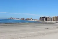 Las Gaviotas 402 Mid-Century Ocean View Apartment - 3-Star
