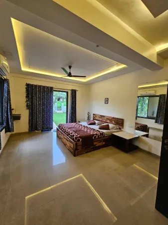 Solace By Joy Suites Отели в г. Панед