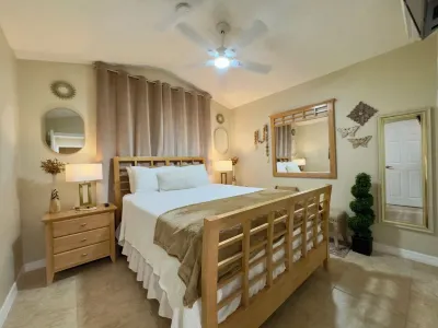 Cozy Private Apartment - Stylish & Spotless — No Sharing Areas Hôtels à proximité de : Spectrum Stadium