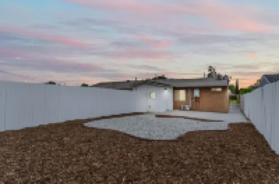 Charming Oasis with Modern Kitchen and Outdoor Patio - Cozy Retreat