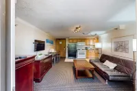 Central resort condo with pool, balcony, & grills - walk to beach & attractions