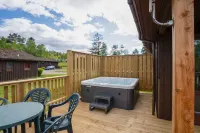3Bed Lodge - Hot Tub - by Holiday Homes