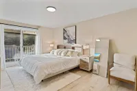 The NorthWest Vibes 6bd/3ba  w/GameRoom Covered String Light Deck w/ BBQ&Firepit