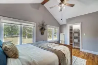 Golf Course Home - Heated Pool, Hot Tub, Putting Green, Dogs Welcome Hotel di 
