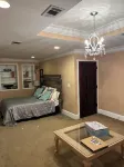 Spacious 8-bedroom house in charming Gulfport ; it is perfect for large group.