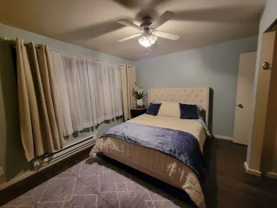 Charming 2-bedroom water view house, WiFi in nice Bremerton Hotels near Walmart