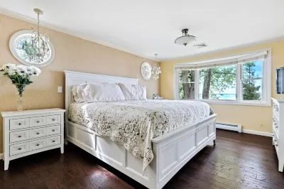 Best Beach House “Sweet Spot” on Sylvan Beach 해밀턴 대학 주변 호텔