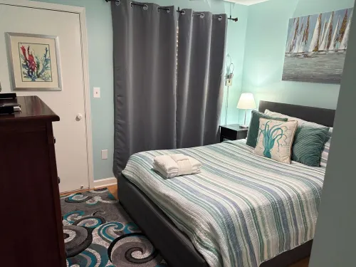 Cozy 2-bedroom condo, steps from the beach on lovely Hilton Head Island