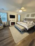 NEW! Charming RiversideHome-CT RiverPrivate, Spacious, Family & Pet Friendly