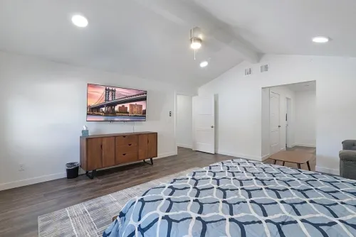 Newly Built 3BR/2BA Full of Amenities: Pool, Hot Tub, Sauna, 1 hr to Zion