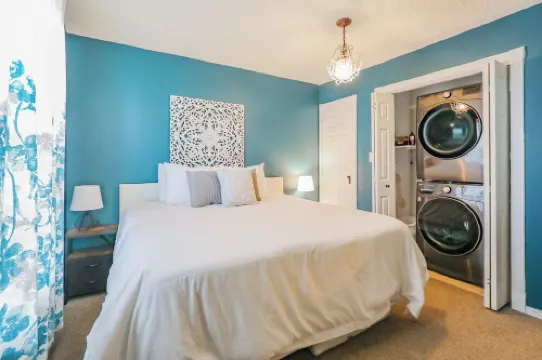 Modern condo walking distance to EVERYTHING.