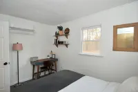 A Humble Abode - - Pet Friendly, Fire Pit, Deck, Grill, Wood Stove, Games, Wifi, 6 Acres