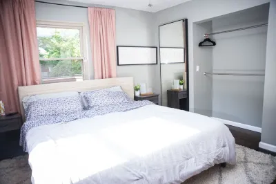Château College Hill - Close to Bengals Stadium + Brink Brewing  (Pet Friendly) Hotels near North Bend Crossing Shopping Center