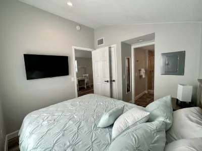 Cottage 23: The Lighthouse - Waterfront Lodging in Downtown Tavares, FL Hotels near Village Market Place of Tavares Shopping Center