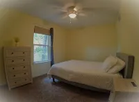 Charming  Private Setting Tree House, Fully Immersed In Nature On 2+ Acres