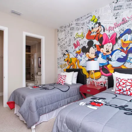 Gorgeous 4 Bedroom Family Friendly Close to Disney 7573