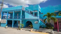 Edwards Guesthouse Hoteles cerca de St. Gerard's Roman Catholic Church