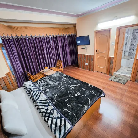 Hotel Jubilant Manali Отели рядом с достопримечательностью «Храм Хидимба-Деви»