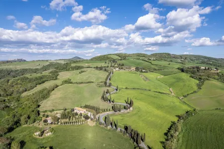 Monticchiello Apartment in the Historical Village with Garden Pienza, Siena
