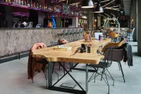 Moxy Warsaw City - Quầy bar