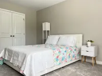 Spacious 7-bedroom house in brilliant Newport News with AC, WiFi Các khách sạn gần Sân bay quốc tế Newport News