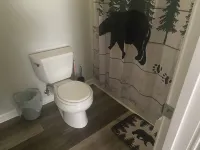Unique barn shaped 2 bedroom cabin in Rogersville TN with AC, WiFi, dogs ok,