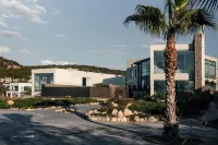 Horizon Luxury Seafront Villa