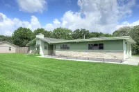Bel · Boardwalk POOL Home w Bikes and Boat Parking Hotels near Cherry's Designs