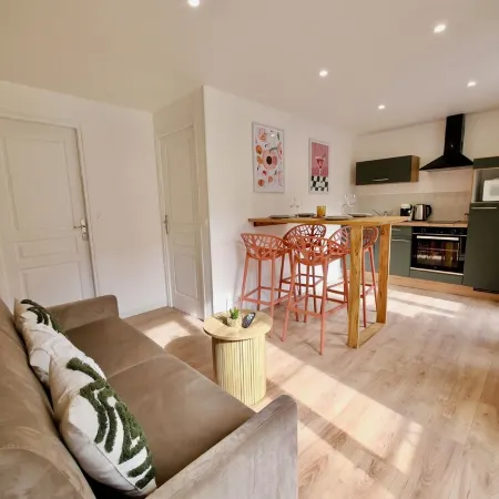 D-DAY SUITES: Dune 35m² Downtown - 4 pers/2min from train station/15min from Utah Beach Отели в г. Карантан