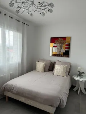 Beautiful new apartment, well located.
