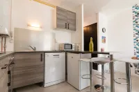 Cozy studio town center + private PARKING