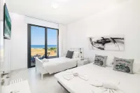 By the Beach - Emerald Seaview Villa - Beach