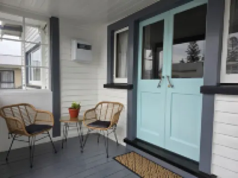 Magpie Cottage. Newly Renovated , 2 Bed, 2 bathroom close to Napier CBD