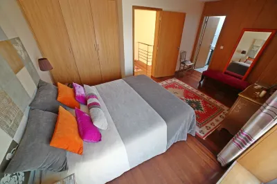 House with shared pool and garage 100 meters from the beach and overlooking the Ria