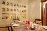 Luxury beachfront holiday house, pool garden all sea views, Forodhani House Lamu