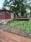 Cozy rustic lakefront cabin with AC and WiFi in charming Camdenton