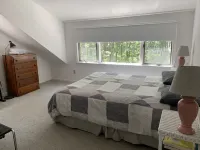 Bright & airy 4BR contemporary in Little Neck Bay, New Seabury. 1mi to beach. Hotels in Mashpee