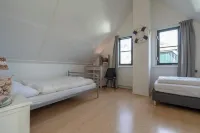 Villa w Electric Charging & Parking