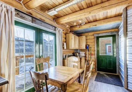 Log Cabin with Amazing Mountain & Lake Views  (allergy-friendly)