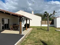 Comfortable vacation home ideally located between beach and town center