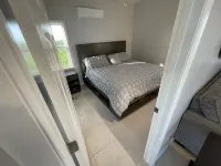 PRIVATE OCEANFRONT BEACH BUNGALOW! SNORKELING REEFS PADDLEBOARDING!